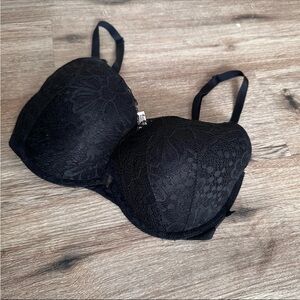 Victoria’s Secret Underwire Black Lace Push-Up Bra 32DDD